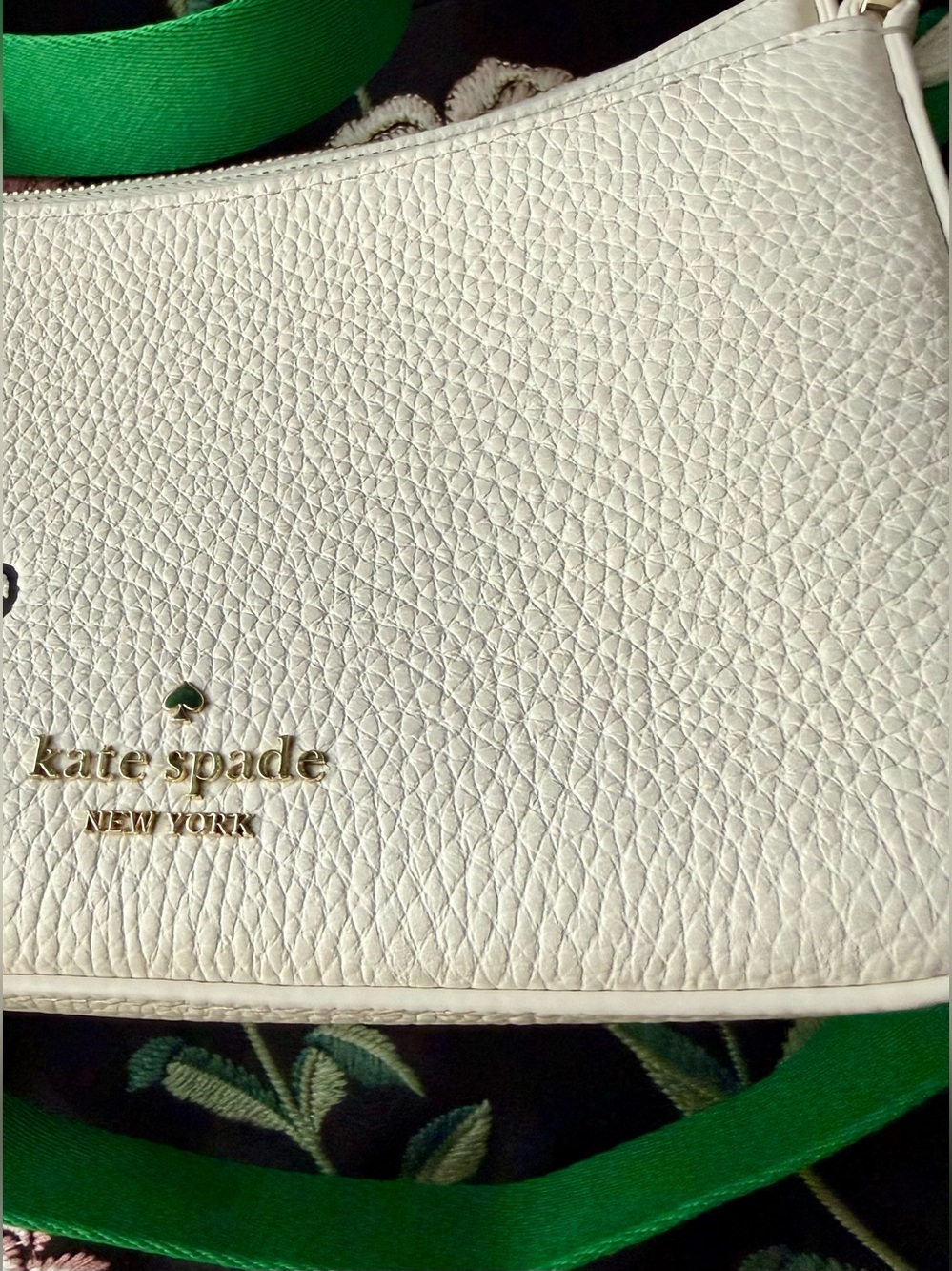 Kate Spade x Peanuts Snoopy Duet Small Crossbody Bag - Picture 3 of 13